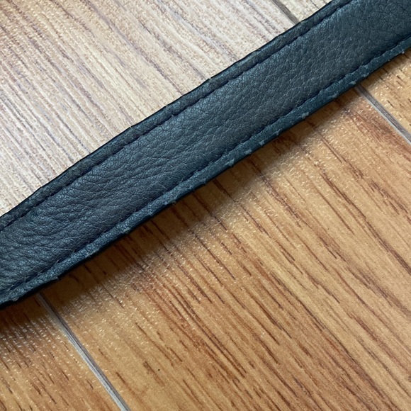 Frye & Co. leather weather worn purse with long and short straps zipper top - Picture 9 of 12